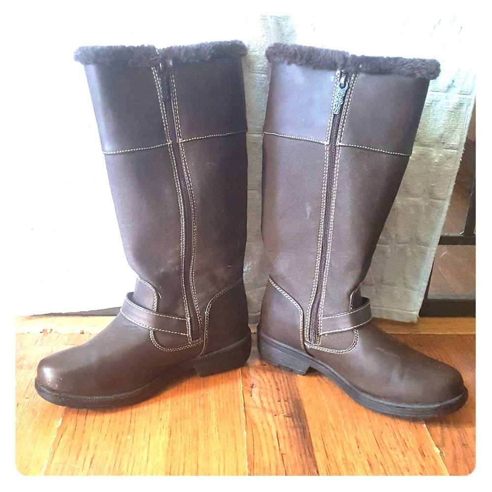 Knee boots